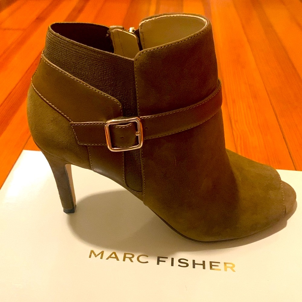 Like New Green Suede Shoe Boots